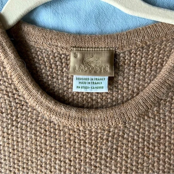 Lacoste camel sweater with leather stample - Picture 3 of 4